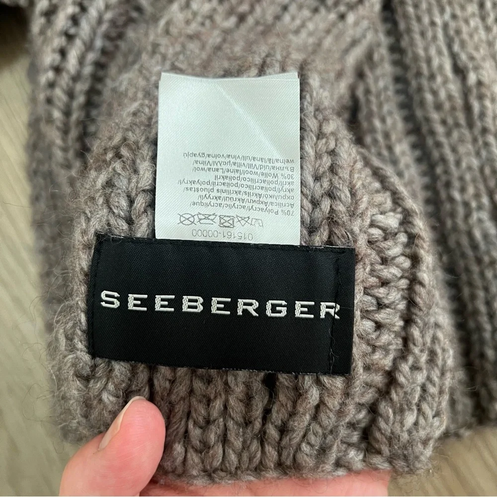 Seeberger Wool Blend Chunky Cable Knit Scarf
